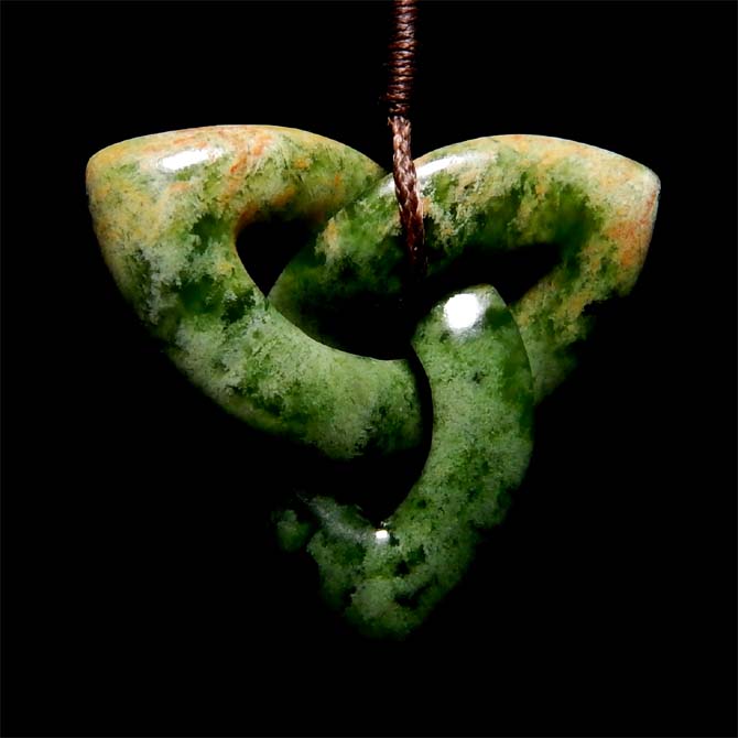 ’Triquetra’ Jade Celtic Knot